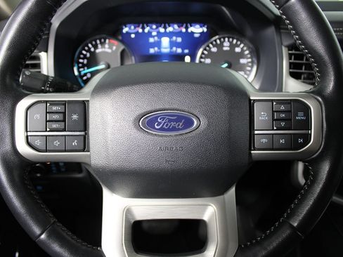 Used 2024 Ford Expedition XLT RWD image 12