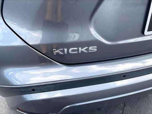 Certified 2021 Nissan Kicks SV FWD image 10