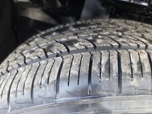 Used 2025 Jeep Compass Latitude image 17