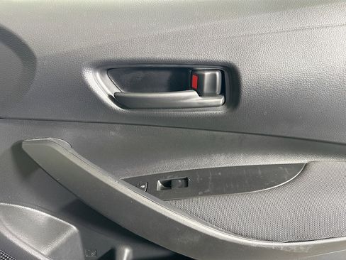 Used 2022 Toyota Corolla LE FWD image 30