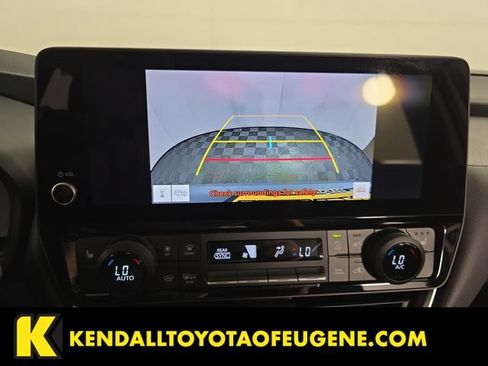 Used 2025 Toyota Grand Highlander AWD image 17