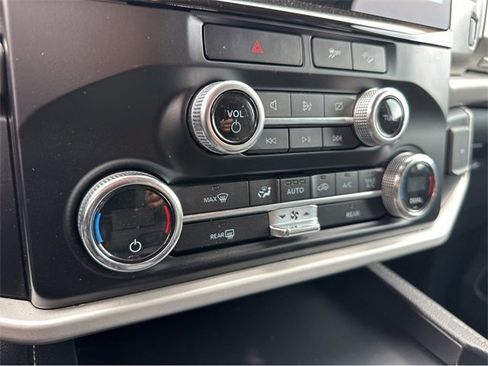 Certified 2022 Ford Expedition XLT image 27