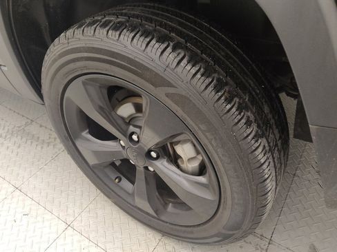 Used 2021 Jeep Cherokee Latitude Plus image 31