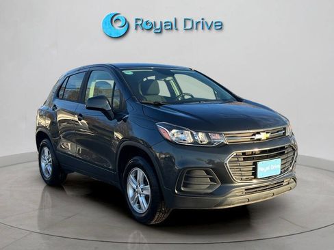 Used 2019 Chevrolet Trax LS w/ Tint and Cruise Package image 7