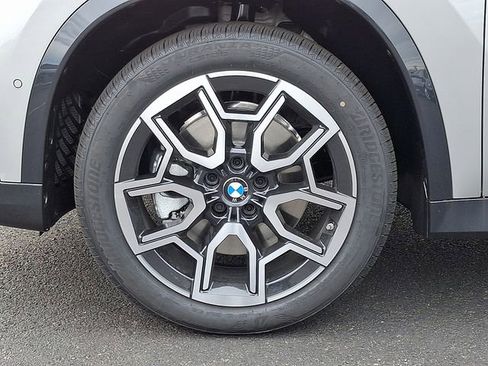 Certified 2025 BMW X1 xDrive28i w/ Convenience Package image 8