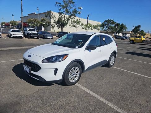 Used 2022 Ford Escape SE FWD image 1