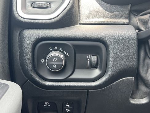 Used 2020 RAM 1500 Big Horn AWD/4WD image 13