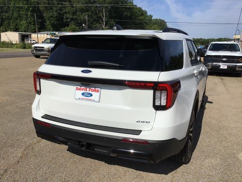 New 2026 Ford Explorer ST-Line AWD/4WD image 9