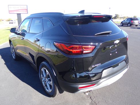 Used 2024 Chevrolet Blazer LT w/ Convenience Package image 3