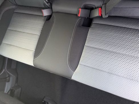 New 2026 Chevrolet Trax LT w/ Sunroof Package image 33