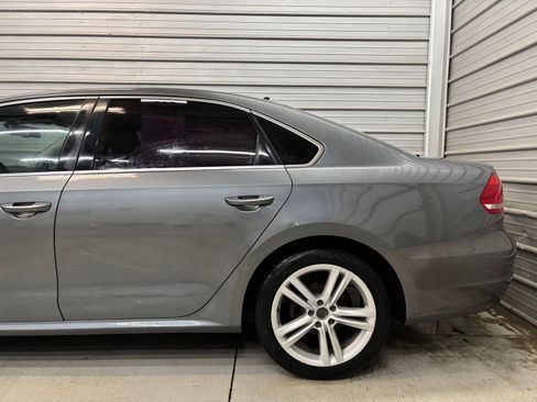 Used 2014 Volkswagen Passat TDI SE image 5