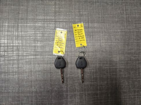 Used 2022 Ford E-350 and Econoline 350 Super Duty w/ Power Windows & Locks Group RWD image 19