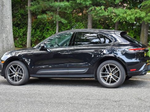 Used 2023 Porsche Macan AWD/4WD image 5