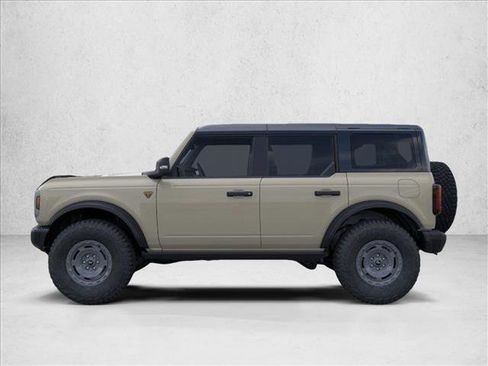 New 2025 Ford Bronco Badlands image 3