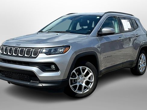 Used 2022 Jeep Compass Latitude image 13