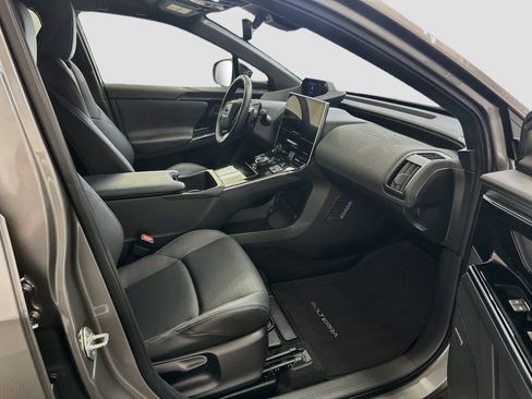 Used 2023 Subaru Solterra AWD image 33