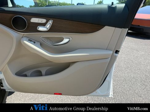 Used 2021 Mercedes-Benz GLC 300 4MATIC image 28
