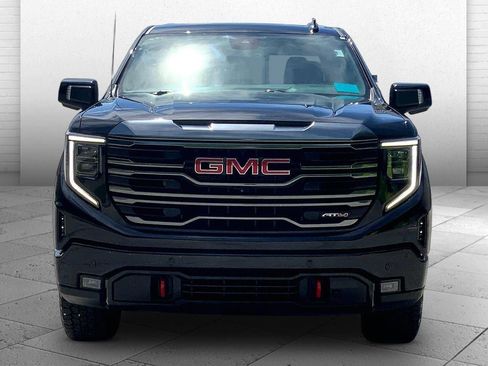 Used 2024 GMC Sierra 1500 AT4 w/ AT4 Preferred Package AWD/4WD image 2