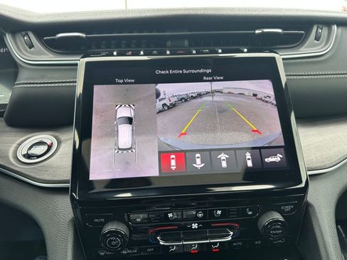 Used 2024 Jeep Grand Cherokee L Limited w/ Luxury Tech Group II image 29