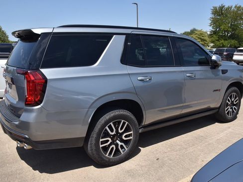 Used 2024 GMC Yukon AT4 w/ Technology Package AWD/4WD image 6