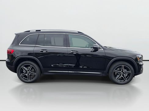New 2026 Mercedes-Benz GLB 250 4MATIC image 7