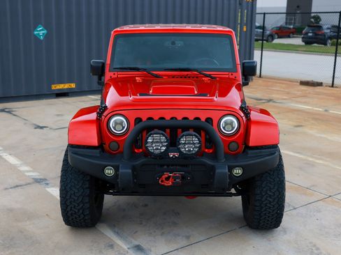 Used 2016 Jeep Wrangler Unlimited Rubicon w/ Connectivity Group AWD/4WD image 24