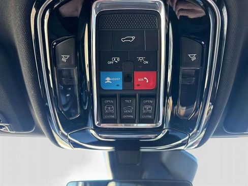 Used 2023 Jeep Grand Cherokee Summit image 30