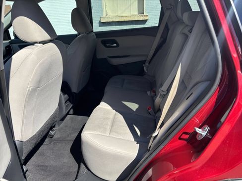 Used 2025 Nissan Rogue SV FWD image 29