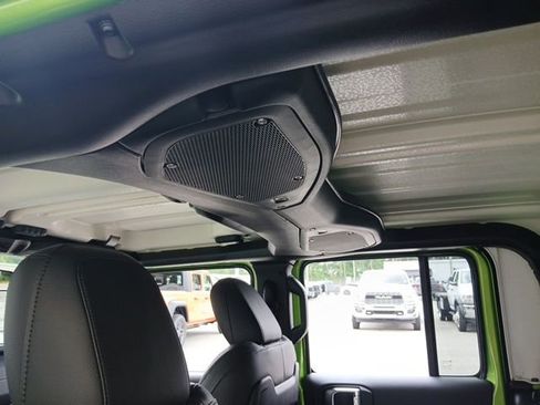 New 2025 Jeep Gladiator Sport S image 16