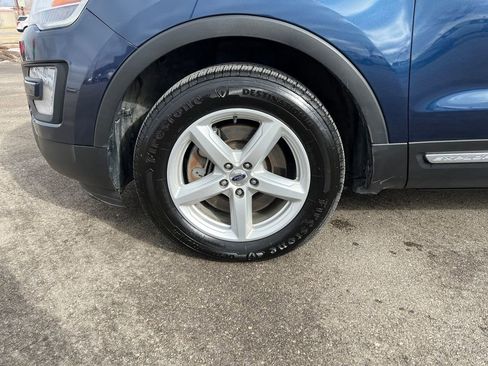 Used 2017 Ford Explorer XLT w/ Equipment Group 202A image 29