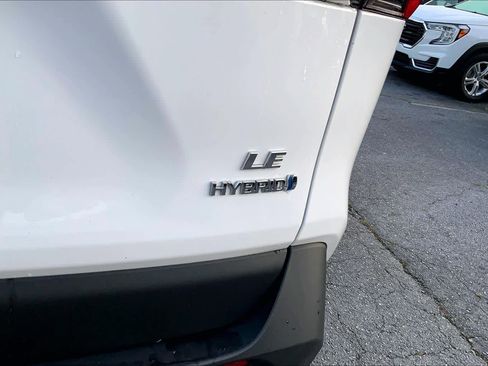 Used 2024 Toyota RAV4 LE AWD/4WD image 10