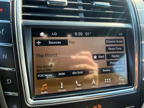 Used 2019 Lincoln Nautilus Reserve FWD image 13