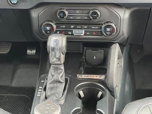 New 2025 Ford Bronco Badlands w/ Sasquatch Package image 9