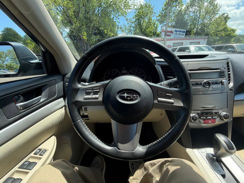 Used 2011 Subaru Outback 2.5i Premium AWD/4WD image 20