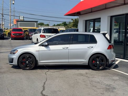Used 2017 Volkswagen GTI SE FWD image 3
