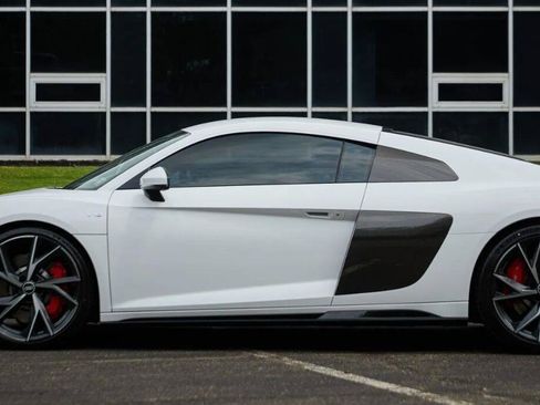 Used 2021 Audi R8 V10 RWD image 3