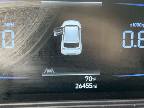 Used 2023 Hyundai Venue SE FWD image 12