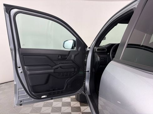 Used 2024 Toyota Tacoma SR5 AWD/4WD image 10