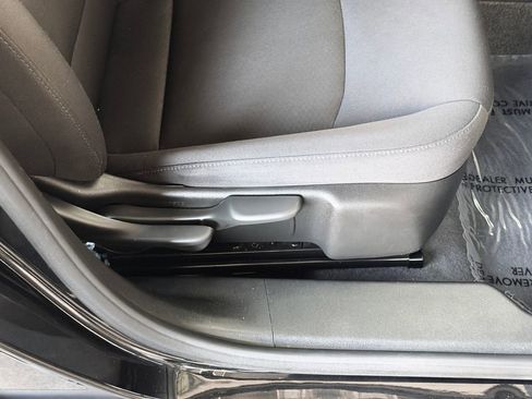 Used 2023 Chevrolet Malibu LT image 30