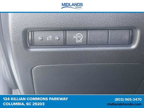 Used 2025 Nissan Rogue S AWD/4WD image 17