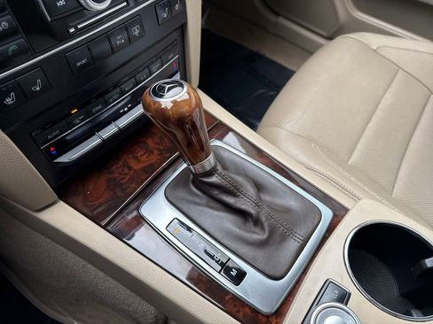 Used 2011 Mercedes-Benz E 550 Coupe image 31