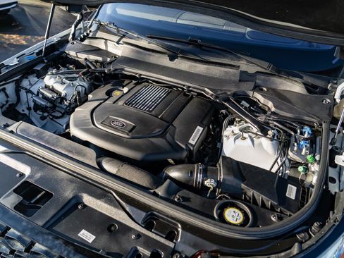 Used 2018 Land Rover Discovery HSE Luxury image 29