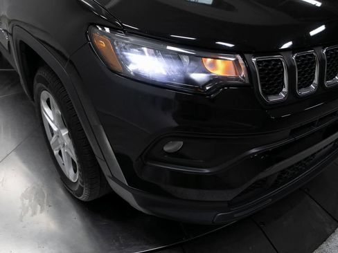 Used 2023 Jeep Compass Latitude image 12