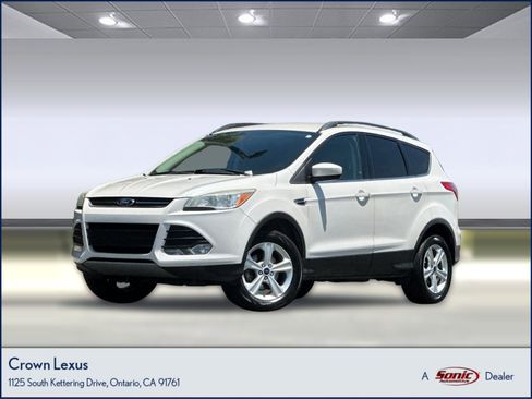 Used 2015 Ford Escape SE w/ Equipment Group 201A FWD image 1