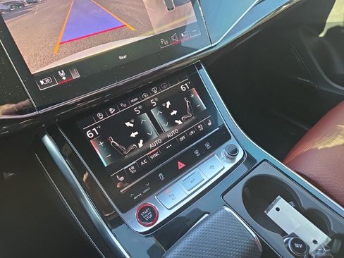 Used 2023 Audi SQ8 Prestige w/ Prestige Package image 33