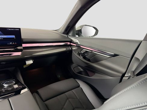 New 2026 BMW i5 eDrive40 w/ M Sport Package AWD/4WD image 27