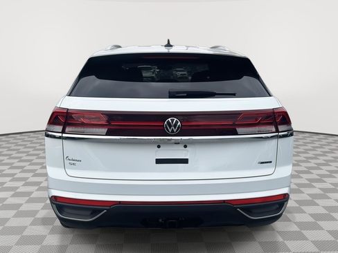 Used 2024 Volkswagen Atlas Cross Sport SE image 5