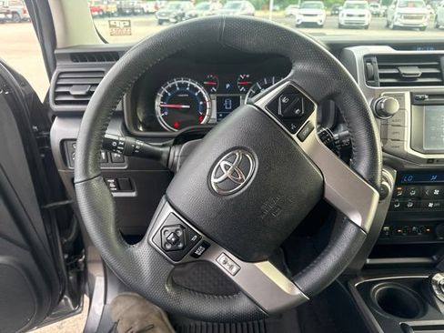 Used 2019 Toyota 4Runner Limited AWD/4WD image 30