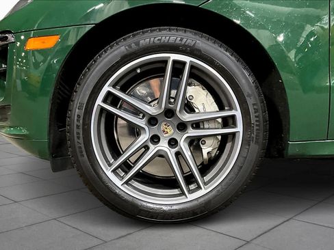Used 2020 Porsche Macan Turbo AWD/4WD image 22
