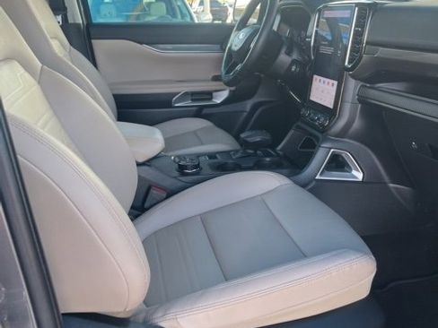 Used 2024 Ford Ranger Lariat w/ FX4 Off-Road Package image 11